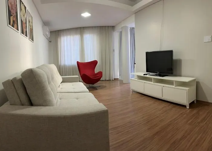 Amplo Apartamento No Centro De Porto Alegre