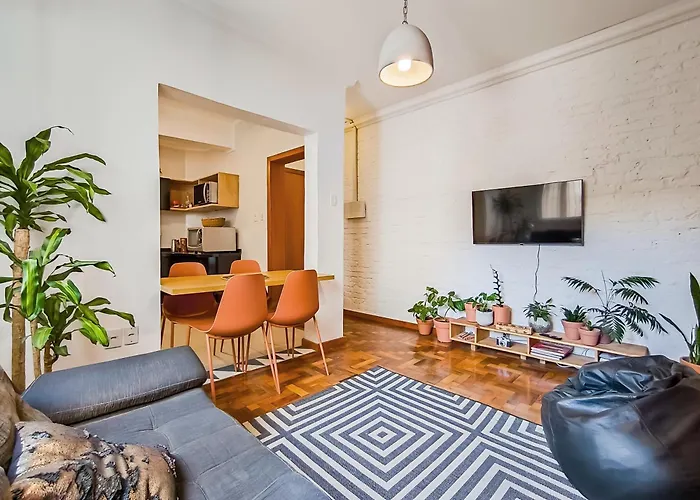 Quarto Em Apartamento Compartilhado Na Cidade Baixa