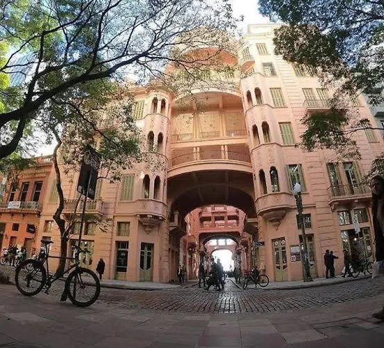 Ap Ao Lado Da Casa De Cultura Mario Quintana E Proximo A Usina Do Gasometro