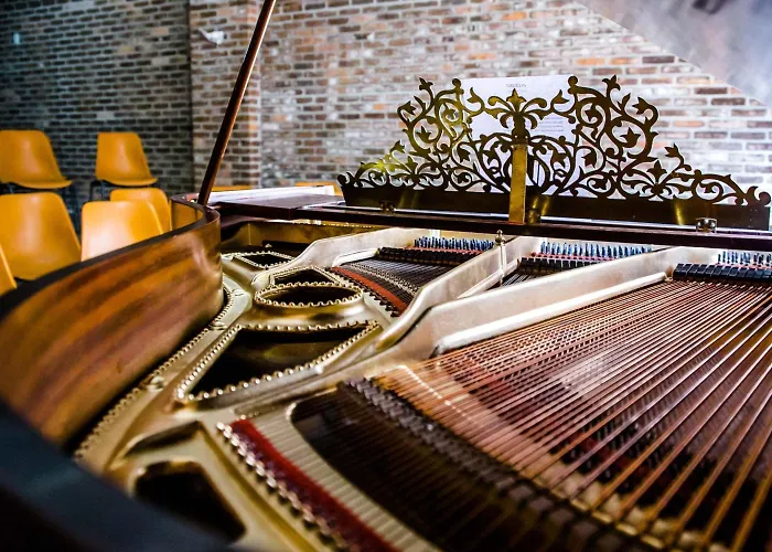Piano B&B + Coworking