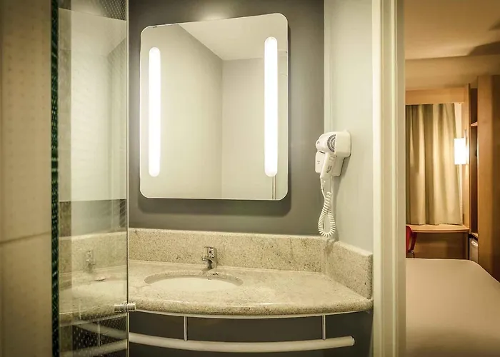 Ibis Porto Alegre Assis Brasil - Estacionamento Gratuito Para Hospedes