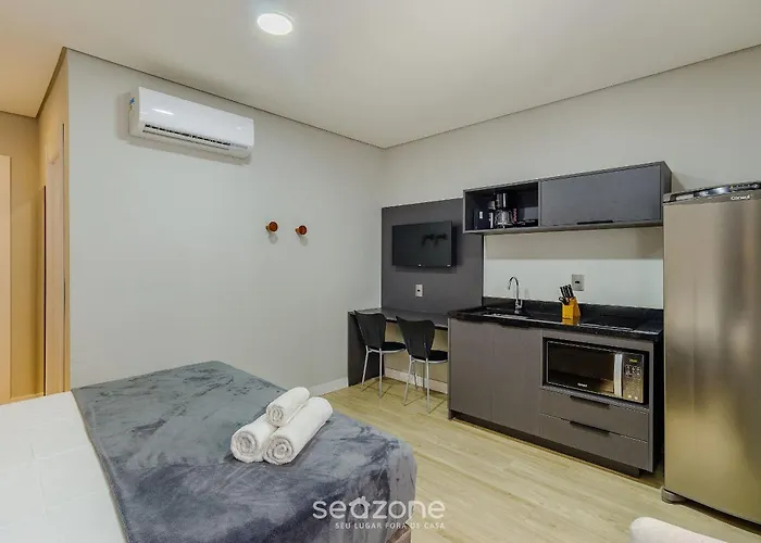 Studio Cond. C/ Piscina Prox Merc. Publico Tco0409