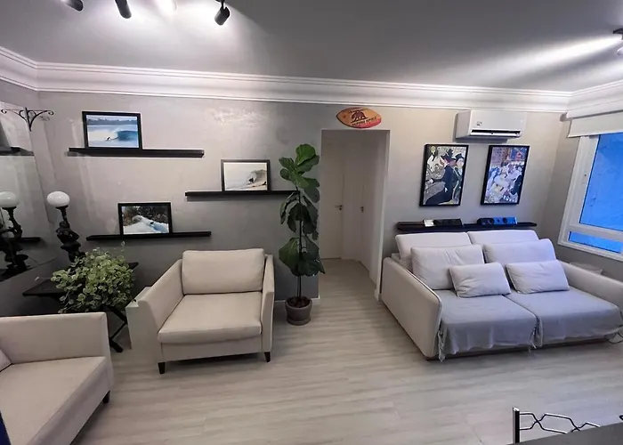 Elegant And Newly Renovated 2D Apartment