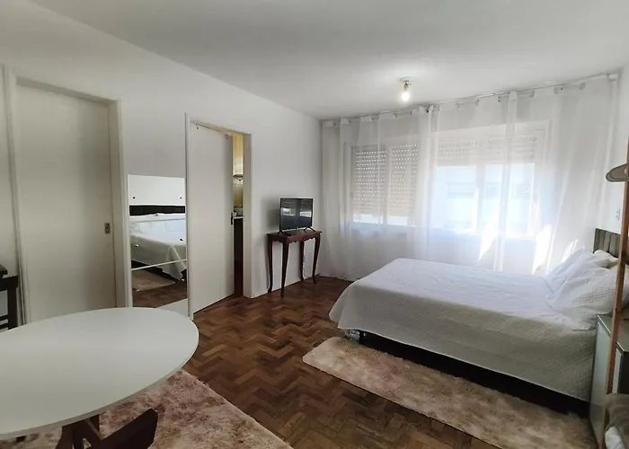 Beautiful, Cozy Jk Apartment