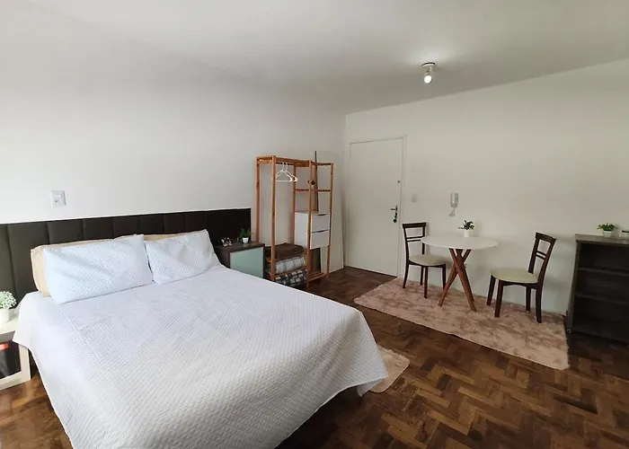 Beautiful, Cozy Jk Apartment